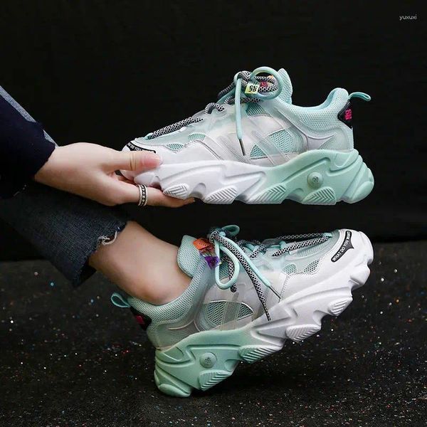 Chaussures décontractées Footwear Footwear Mesh Breathable High on Platform Lace Up Low Ladies Promotion Automne 2024 Corée A