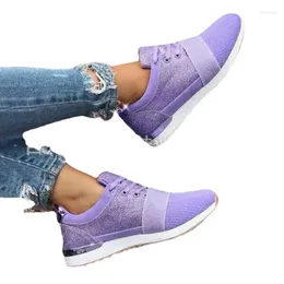 Chaussures décontractées Femmes Lace-up Soft Light Running Classic Mesh Woman Sneakers Big Size Breathable Sport Sapatos de Mujer