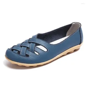 Zapatos informales para mujer, sandalias de piel auténtica para madre, Gladiador, playa de verano, fresco, hueco, suave, con gancho, talla extragrande 43 44