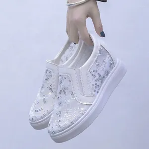 Chaussures décontractées Femmes Locs en dentelle Slip on Walking White Sneakers Ladies Hidden Heel Ballet Flats Platform Plateforme pour
