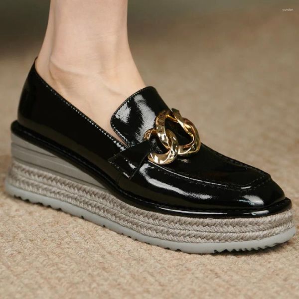 Zapatos casuales Plataforma de cuña de cuero genuina para mujeres Suelas gruesas Slip-on Oxfords Decoración de metal cuadrado de dedo