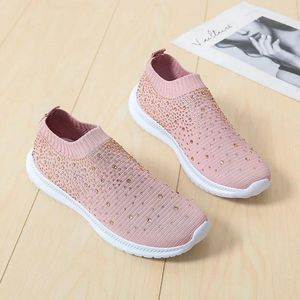 Chaussures décontractées baskets en mailles pour femmes réconforter le fond doux respirant plat en strass sans glissement pour femmes polyvalentes 2024