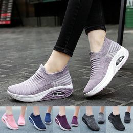 Chaussures décontractées Offre les femmes en plein air des femmes respirantes couleurs de sports en cours de course à la recherche de zapatos solides para damas en.