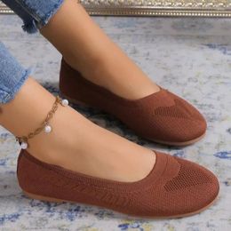 Chaussures décontractées Femmes en vente 2024 Automne Shallow Flats Slip-on Slip-On Shoe confortable tête ronde plate Femme Zapatos