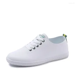 Chaussures décontractées Femme Pu Leather Sneakers Femme 2024 Fashionable Sports Vulcanisé Spring Summer Flat Shoe Lampes blanc 40