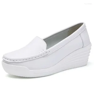 Casual Schoenen Dames Zachte Zool Witte Sleehak Lederen Sneakers Werk Antislip Platte Schoenen Antislip Voedingsschoen Moeder Loafers