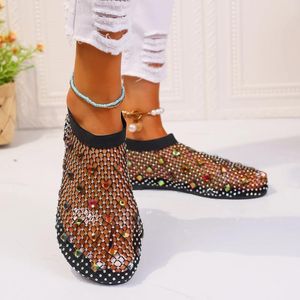 Chaussures décontractées Sports pour femmes en vente Lesdies Breathable Hollow Mesh Rhinestone Decoration Flat Zapatos Mujer 2024 Tendencia