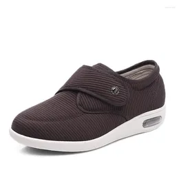 Chaussures décontractées XIHAHA Couple personnes âgées mode hommes sans lacet chaussure de marche orthopédique diabétique coussin d'air respirant pantoufles mâle Sneaker