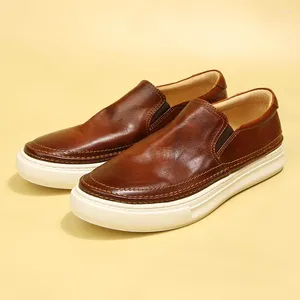 Vrijetijdsschoenen Jongeman moet klassieke retro-wassing krijgen van echt leer Slip-on-sneakers Vrije tijd Mannelijke dagelijkse boot