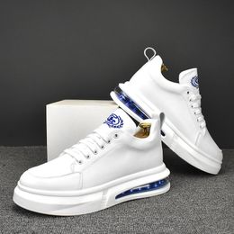 Petites chaussures blanches décontractées Version coréenne de toutes les tendances basses à l'intérieur augmenter les chaussures pour hommes nouvelles planches épaisses semelles chaussures respirantes A3