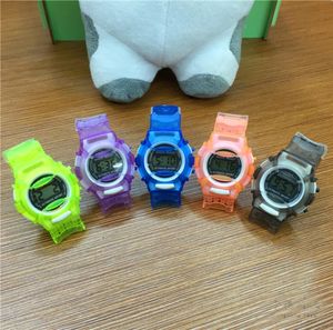 Montres décontractés New Fashion Jelly Watch Daliry Life étanche à l'extérieur du sport Cartoon regarde garçons girl039s Children039s digit6457958