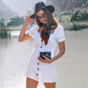 Casual White Femmes Robe d'été Bouton Vintage Robes de plage courtes Chic Solid Coton Min Robe Robes 210415