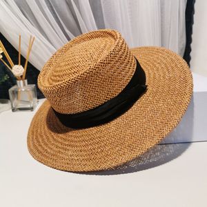 Casual brede rand hoeden emmer designer dop vaste kleur gemonteerd geweven brede hoed zomervrouwen zonbescherming buiten plat vizier rietje