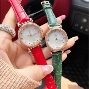 Femmes décontractées Regardez les montres de bracelet Top Brand Strap en cuir Diamond Watch For Lady Girl Femme Christmas Cadeaux Mère de la Saint-Valentin présente Montre de Luxe