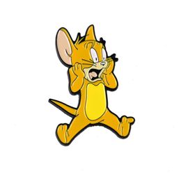 Broche de dessin animé de chat et de souris fait à la main autour de l'animation européenne et américaine mignon badge chaud