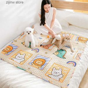 Camas para gatos Muebles Alfombrilla para perros para piso de jaula Entrenamiento para cachorros Almohadillas para orinar Cubierta para asiento de automóvil para mascotas Protección de manta reutilizable para sofá cama Sofá Caja de arena para gatos Y240322