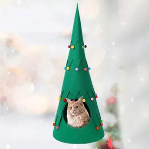 Camas para gatos Suministros para mascotas Navidad Estera de fieltro verde Nido Lindo ambiente festivo Bola de piel Casa del árbol