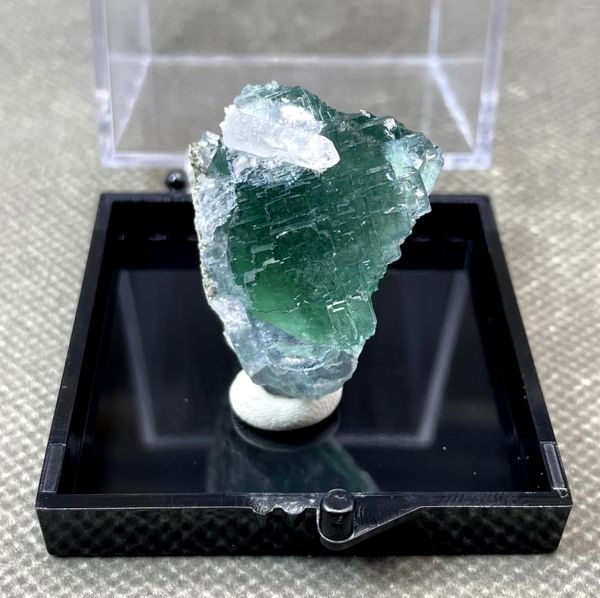 ¡Transportadores para gatos! Caja de cristales de piedras de especímenes minerales, simbiosis de fluorita y cristal, forma escalonada, verde raro Natural, tamaño 5,2 cm