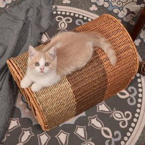 Porte-chats portable en rotin tissé à la main, panier respirant et confortable, idéal pour les voyages en voiture et les aventures en plein air avec des animaux de compagnie