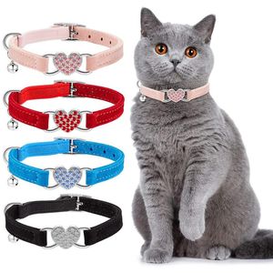 Colliers de chat conduit collier de collier réglable avec coeur strass et cloche velours doux pour chaton chiot Chihuahua chien accessoires pour animaux de compagnie