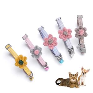 Collares para gatos, correas acolchadas para mascotas, Collar de flores de seis pétalos, suministros ajustables de tamaño cómodo y cálido suave, adecuados para Perros pequeños