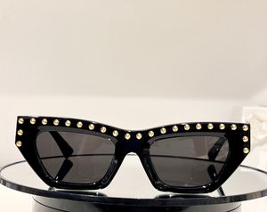 Cat Eye zonnebril met gouden studs zwart/grijs voor dames zomer sunnies UV400 lens