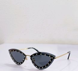 Lunettes de soleil yeux de chat clous en cristal noir gris dames nuances d'été Sonnenbrille Occhiali da sole UV400 lunettes avec boîte