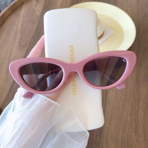 Lunettes de soleil œil de chat lunettes de soleil de créateur pour femmes mode extérieure classique rétro petit cadre lunettes de conduite