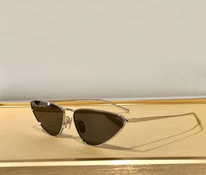 Lunettes de soleil yeux de chat monture en métal argenté verres gris pour femmes hommes lunettes de soleil d'été lunettes de soleil Sonnenbrille UV400 lunettes avec boîte