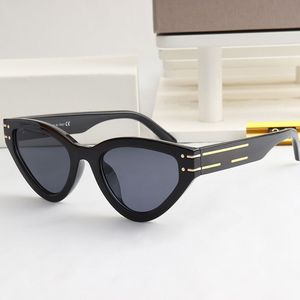 Men Sunglasses Classic Nieuwe bril Fashion Red Net Eye Ins Same Cat Style and Women Classic Grandmaster T3007 28 Gold Black Sier Frame Resin Lenzen met doos W Graster