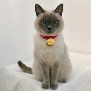 Chat jouets 2022 décoration de noël collier pour animaux de compagnie chats chiens et chatons tricoté anniversaire cloches silencieux Anti-perte bavoir cerise mignon