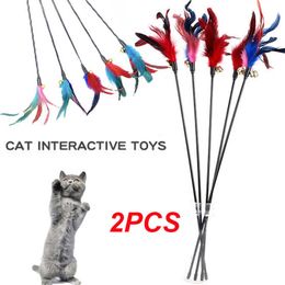 Toys Cat Cat Toy Feather With Bell Cat Teaser Wand Cat Interactief speelgoed Grappige kleurrijke staaf teaser Wand Pet Cat Supplies Cat Accessoire G230520