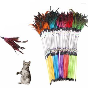 Katspeelgoed kleurrijke veer grappige veerstaven met klokken kralen kitten interactieve plastic stick toverd pet benodigdheden