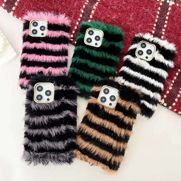 Caterpillar Fluffy Fur Cases pour iPhone 15 Pro Max 14 13 12 11 XS XR X 8 7 Plus Iphone15 Bling Diamond Fashion Soft TPU Chromé Métallique Placage Couverture Arrière de Téléphone Portable