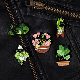 Katten in planten Email Pinnen Aangepaste zwarte kat potplantenbroches Rapelbadges Fun Animal Plant Sieraden Gift voor kinderen Vrienden