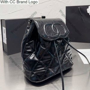 CC Backpack Style Vintage Black Patent Leather Backpack Style geborduurde letter Badge gewatteerde ontwerper Handtassen Flap gewone kleur dubbele ketens Multi Pochette S