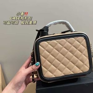 CC Bag Wallets 2022Ss Francia Colección para mujer Caja de madera Bolsas Gold Hardware matelasse Cadena Crossbody Hombro Monedero Asa superior Totes Cosme