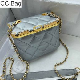 CC Bag Vrouw Lamsleer Kiss Lock Bag Designer Vanity Box Tassen Emaille Strass Goud Letter Metalen Hardware Crossbody Schouder Handtassen 3 Kleuren Matelasse Ketting 16