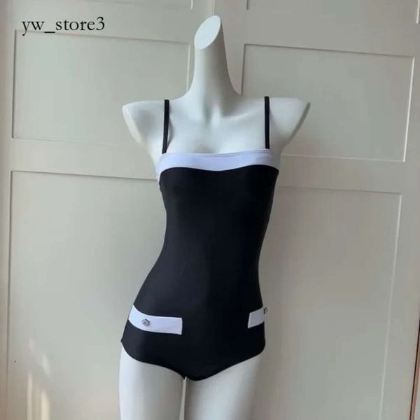 CC Bikini Moda Traje de baño sexy para mujer Traje de baño vendedor caliente Envío gratis Conjunto corto con estampado de letras para mujer Tangas Sujetador Fiesta en la playa Traje de baño Chanele Traje de baño 1874