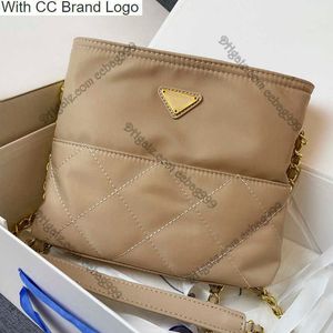 CC Marque Hobo Vintage Femmes Fermeture Éclair Hobo Sacs avec Chaîne En Métal Émaillé Triangle Designer Sacs À Main Bandoulière Bandoulière En Métal Matériel Sacoche Pochettes De Luxe