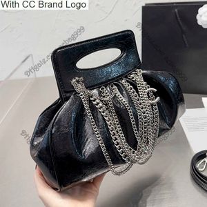 CC Brand Totes Vintage French Luxury Designer Totes Bags Black Genuine Leather Lager Capacity Sacs à main classiques Sport Outdoor Packs Gland Chaîne Pendentif Épaule