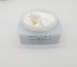 CC Creams Code 6301 Hydra Beauty CH Creme Hydrataion Protection Eclat Hydratation Radiance Poids Net 50g 17oz3807884