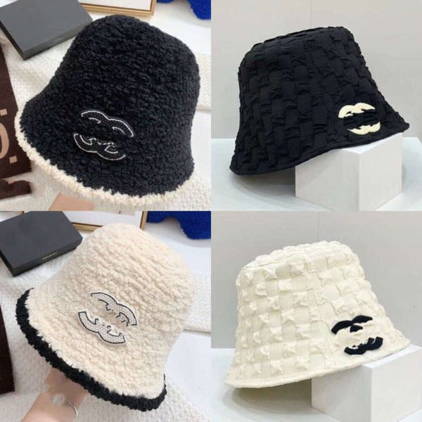 CC Lettre Bonnet Designer Chapeau d'hiver Chapeaux de seau BrandCH Chaud Curlywigs Casquette Casquette Bonnet Casquettes Femme Femme Bord Parasol Fille Cachemire Couvre-chef G2AV