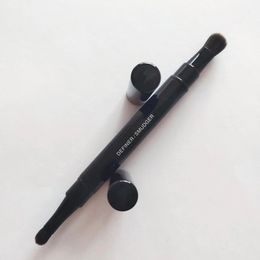 CC Retractable Dual Tip Eyeshadow Definer / Smudger Makeup Brush - Doble extremo Portable Travel Eye Shadow Blending Cosmetics Tools ePacket