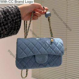 CC Totes Sacs de créateurs à rabat en denim bleu classique Ajusteur de matériel en métal doré Sacs à main de luxe matelassés en diamant Multi Pochette Sacoche Épaule Bandoulière Pochettes Wo