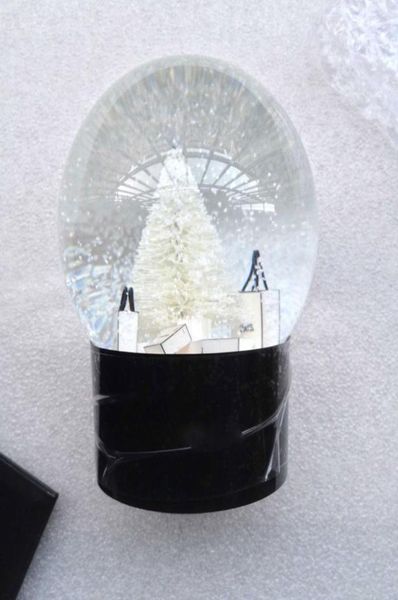 CCLASSICS Snow Globe con árbol de Navidad dentro de la decoración del automóvil Bola de cristal Regalo novedoso de Navidad con caja de regalo4069984