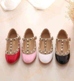 Cctwins Kids Spring Girls Brand pour bébé chaussures Stud Chaussures simples enfants Nude Sandal Toddler Princess Flats Party Dance Shoe X0704179221