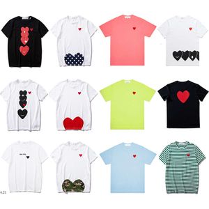 CDG Fashion Mens Play T-shirt Designer Red Heart Comme Shirts Casual Women Shirts Des Badge Garcons High Quanlity Tshirts Coton broderie 923