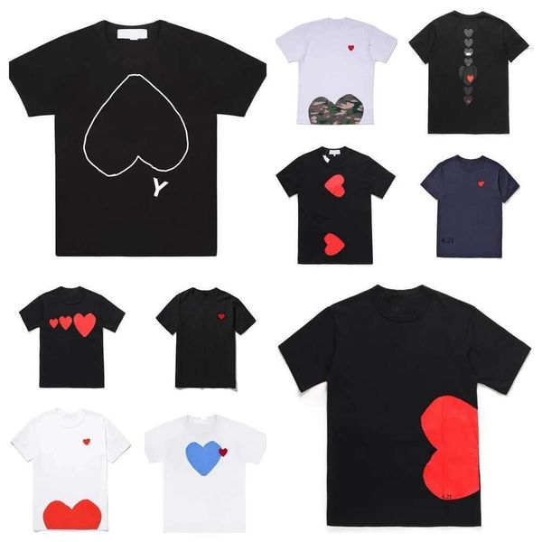 CDG Fashion Mens Play T-shirt Designer Red Heart Comes Casual Women Shirts Des Badge Garcons High Quanlity Tshirts Coton broderie 635