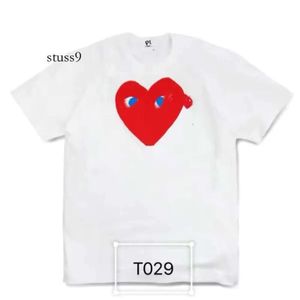 CDG Mens Designer T-shirt Fashion Summer Love Heart Shrit Tshirt Tshirt Short à manches Tshirts Hip Hop Tshirt Tops Loose Tops Casual Tee 6387